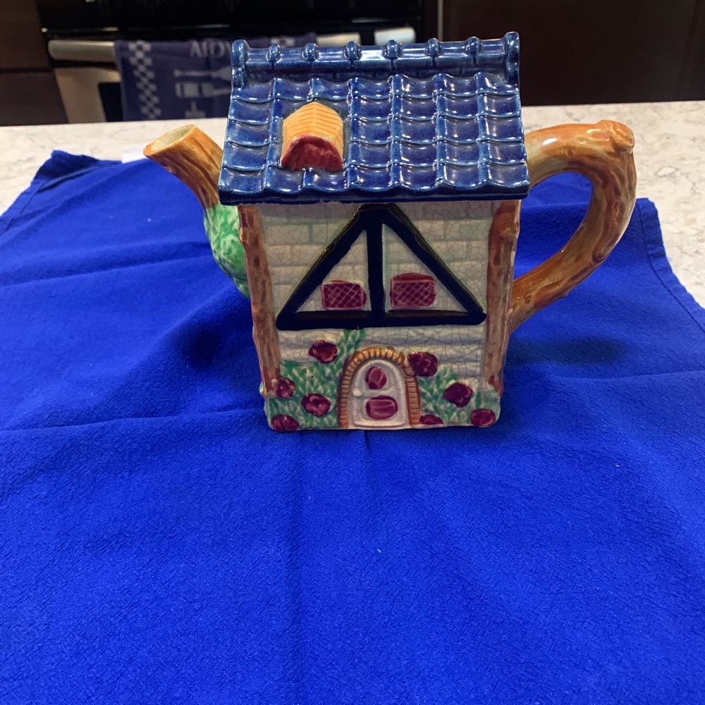 Vintage, Preowned Teapot made in Japan